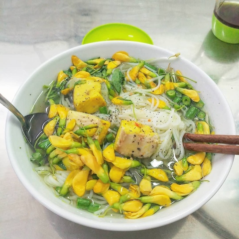 Đến miền Tây mùa nước nổi mà không thử đặc sản hoa dại này thì phí mất chuyến đi - Ảnh 7. Đến miền Tây mùa nước nổi mà không thử đặc sản hoa dại này thì phí mất chuyến đi - Ảnh 7.