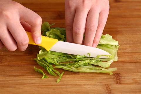 Bánh mì kẹp cuộn trứng chiên ngon miệng cho bữa sáng - Ảnh 1. Bánh mì kẹp cuộn trứng chiên ngon miệng cho bữa sáng - Ảnh 1.