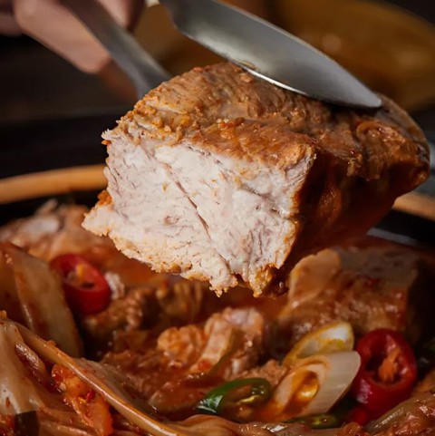 Học người Hàn cách làm thịt kho kim chi, mùa đông ăn với cơm thì ngon xuất sắc! - Ảnh 10. Học người Hàn cách làm thịt kho kim chi, mùa đông ăn với cơm thì ngon xuất sắc! - Ảnh 10.