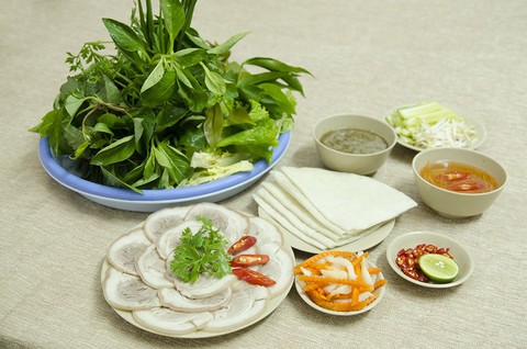 Bánh tráng phơi sương Trảng Bàng: Món ăn hội tụ tinh hoa - Ảnh 1. Bánh tráng phơi sương Trảng Bàng: Món ăn hội tụ tinh hoa - Ảnh 1.