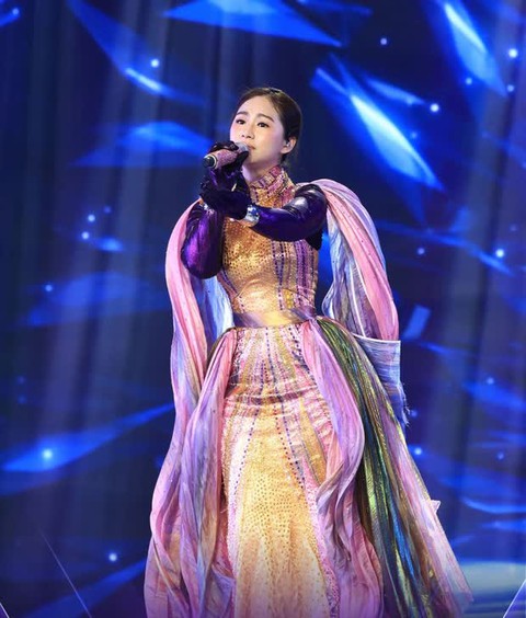 Lương Bích Hữu lên tiếng làm rõ tin đồn mang thai vì vòng 2 to bất ngờ - Ảnh 4. Lương Bích Hữu lên tiếng làm rõ tin đồn mang thai vì vòng 2 to bất ngờ - Ảnh 4.