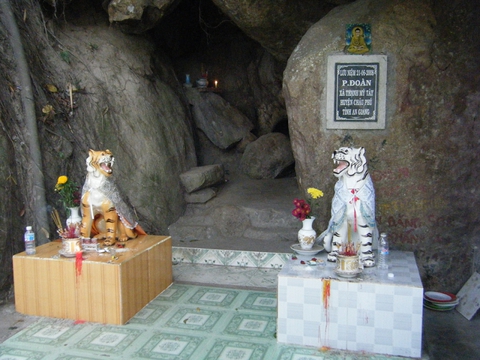 Hồ sơ vụ án “Đạo đâm giả cọp thần” trên Thiên Cấm Sơn - Ảnh 4. Hồ sơ vụ án “Đạo đâm giả cọp thần” trên Thiên Cấm Sơn - Ảnh 4.