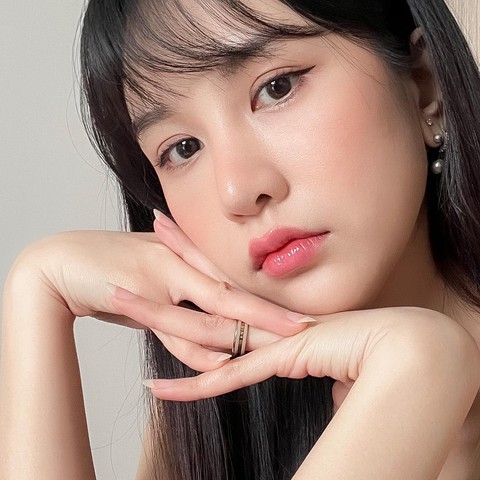 Cô con gái 26 tuổi của NSND Trần Nhượng: Nổi tiếng, xinh đẹp, gây chú ý khi thi hoa hậu - Ảnh 5. Cô con gái 26 tuổi của NSND Trần Nhượng: Nổi tiếng, xinh đẹp, gây chú ý khi thi hoa hậu - Ảnh 5.