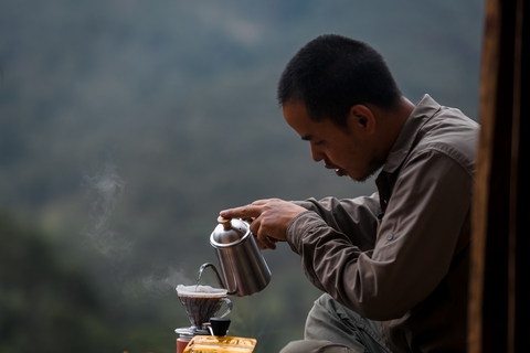 Quán cà phê chỉ có duy nhất một bàn ở Đà Lạt của anh chàng thạc sĩ yêu núi rừng - Ảnh 8. Quán cà phê chỉ có duy nhất một bàn ở Đà Lạt của anh chàng thạc sĩ yêu núi rừng - Ảnh 8.