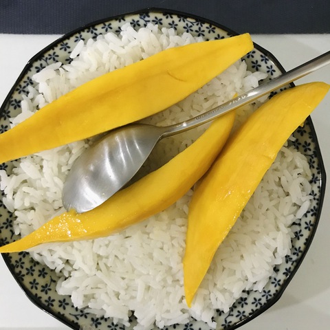 Mở cặp lồng cơm mẹ nấu, chàng trai ngỡ ngàng khi thấy món ăn kèm bên trong - Ảnh 4. Mở cặp lồng cơm mẹ nấu, chàng trai ngỡ ngàng khi thấy món ăn kèm bên trong - Ảnh 4.