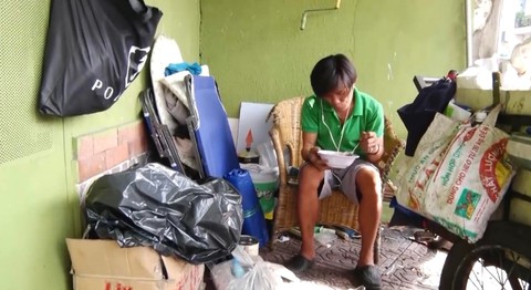 Anh ve chai thất lạc, phiêu bạt Sài Gòn 30 năm, ngày đoàn tụ được cha mẹ chia đất - Ảnh 1. Anh ve chai thất lạc, phiêu bạt Sài Gòn 30 năm, ngày đoàn tụ được cha mẹ chia đất - Ảnh 1.