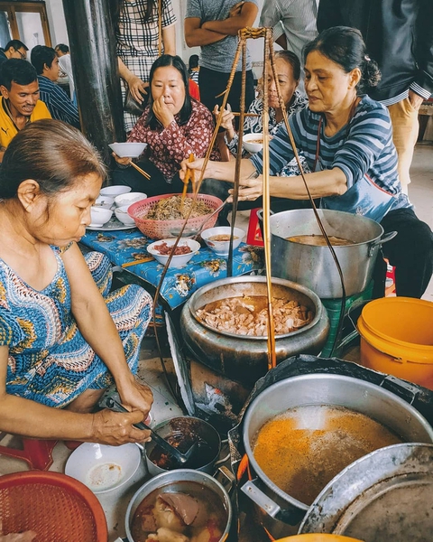 Chỉ trong 24h có thể đi hết các địa điểm đình đám xứ Huế lại còn “ăn sạch” những món đặc sản: Có tin được không? - Ảnh 27. Chỉ trong 24h có thể đi hết các địa điểm đình đám xứ Huế lại còn “ăn sạch” những món đặc sản: Có tin được không? - Ảnh 27.