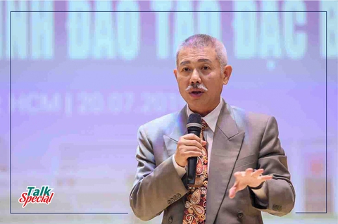 Giáo sư quần đùi: Cả đời chưa mua ô tô mới, thường đi ké xe và ước muốn sống 100 tuổi - Ảnh 13. Giáo sư quần đùi: Cả đời chưa mua ô tô mới, thường đi ké xe và ước muốn sống 100 tuổi - Ảnh 13.