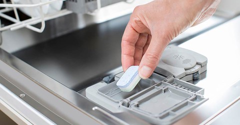 Viên rửa bát có 3, 5 thậm chí là 6 tính năng trong 1: Loại nào hiệu quả mà tiết kiệm nhất? - Ảnh 1. Viên rửa bát có 3, 5 thậm chí là 6 tính năng trong 1: Loại nào hiệu quả mà tiết kiệm nhất? - Ảnh 1.