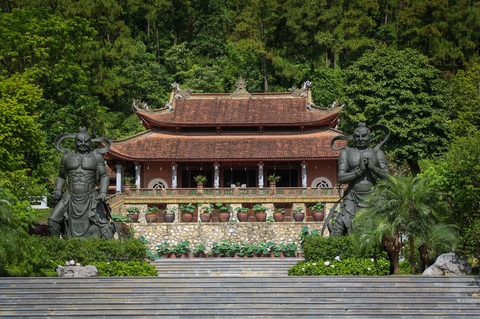 Khám phá ngôi chùa 1000 năm tuổi được ví như chốn tiên cảnh giữa lòng núi rừng - Ảnh 1. Khám phá ngôi chùa 1000 năm tuổi được ví như chốn tiên cảnh giữa lòng núi rừng - Ảnh 1.
