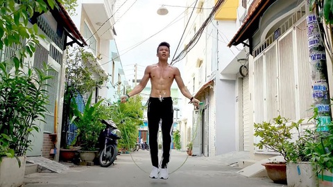 Bài tập cho nam giới “đốt mỡ” nhanh, căng cơ khỏe trong 7 phút - Ảnh 3. Bài tập cho nam giới “đốt mỡ” nhanh, căng cơ khỏe trong 7 phút - Ảnh 3.