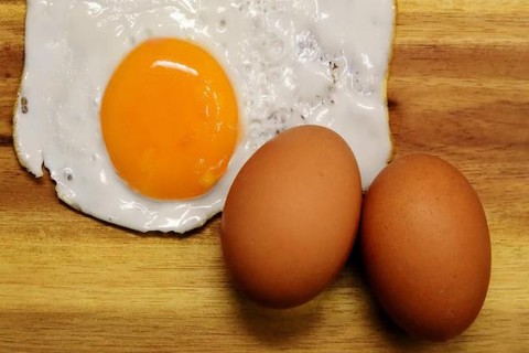 Nam giới nên ăn gì để chống rụng tóc? - Ảnh 2. Nam giới nên ăn gì để chống rụng tóc? - Ảnh 2.