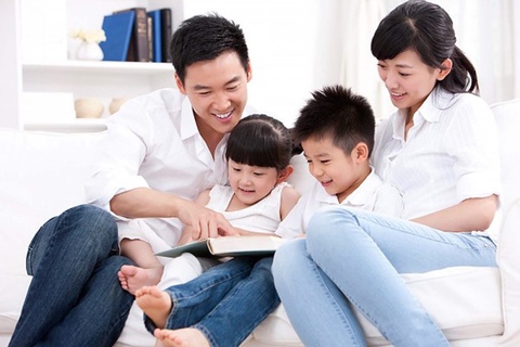Bố mẹ nghiện điện thoại: Hàng loạt hệ lụy ảnh hưởng tới con trẻ - Ảnh 3. Bố mẹ nghiện điện thoại: Hàng loạt hệ lụy ảnh hưởng tới con trẻ - Ảnh 3.