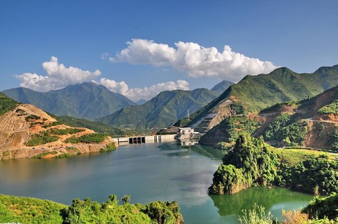 Mãn nhãn trước những cảnh đẹp được ví như “vịnh Hạ Long thu nhỏ” trên khắp đất nước - Ảnh 23. Mãn nhãn trước những cảnh đẹp được ví như “vịnh Hạ Long thu nhỏ” trên khắp đất nước - Ảnh 23.