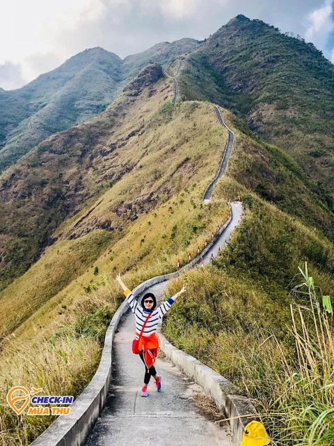 Ở Quảng Ninh có một vùng núi cheo leo, được mệnh danh là 1 trong những nơi khó đi nhất Việt Nam - Ảnh 5. Ở Quảng Ninh có một vùng núi cheo leo, được mệnh danh là 1 trong những nơi khó đi nhất Việt Nam - Ảnh 5.