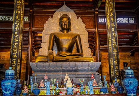 5 ngôi chùa có hồ nước như tiên cảnh: Hồ ở Việt Nam đẹp mĩ miều - Ảnh 15. 5 ngôi chùa có hồ nước như tiên cảnh: Hồ ở Việt Nam đẹp mĩ miều - Ảnh 15.