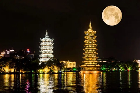 5 ngôi chùa có hồ nước như tiên cảnh: Hồ ở Việt Nam đẹp mĩ miều - Ảnh 11. 5 ngôi chùa có hồ nước như tiên cảnh: Hồ ở Việt Nam đẹp mĩ miều - Ảnh 11.