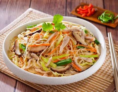 Bữa sáng làm bún xào cả nhà ăn vừa lạ miệng lại đủ chất! - Ảnh 8. Bữa sáng làm bún xào cả nhà ăn vừa lạ miệng lại đủ chất! - Ảnh 8.