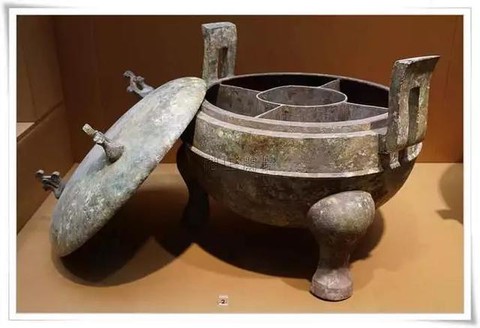 Sáng chế để đời duy nhất của Hòa Thân: Đến nay vẫn được dùng, ai cũng từng thấy qua một lần - Ảnh 10. Sáng chế để đời duy nhất của Hòa Thân: Đến nay vẫn được dùng, ai cũng từng thấy qua một lần - Ảnh 10.