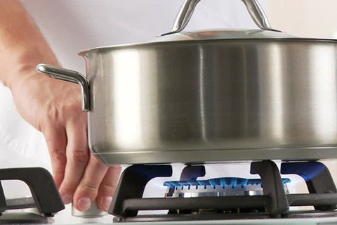Nhà dùng bếp gas phải biết việc làm chỉ với một cây tăm này: Có thể giúp giảm “kha khá” tiền gas một năm - Ảnh 5. Nhà dùng bếp gas phải biết việc làm chỉ với một cây tăm này: Có thể giúp giảm “kha khá” tiền gas một năm - Ảnh 5.