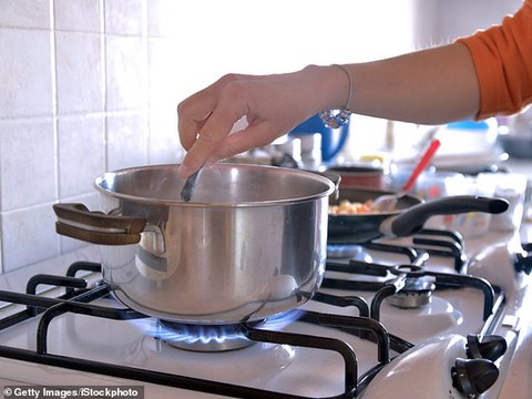 Nhà dùng bếp gas phải biết việc làm chỉ với một cây tăm này: Có thể giúp giảm “kha khá” tiền gas một năm - Ảnh 6. Nhà dùng bếp gas phải biết việc làm chỉ với một cây tăm này: Có thể giúp giảm “kha khá” tiền gas một năm - Ảnh 6.