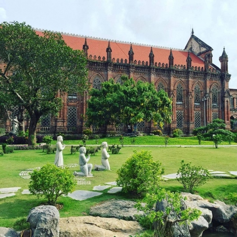 Phát hiện nhà thờ trăm tuổi đậm nét châu Âu cách Hà Nội 2 giờ chạy xe, du khách nhận xét ở ngoài đẹp hơn trong hình - Ảnh 7. Phát hiện nhà thờ trăm tuổi đậm nét châu Âu cách Hà Nội 2 giờ chạy xe, du khách nhận xét ở ngoài đẹp hơn trong hình - Ảnh 7.