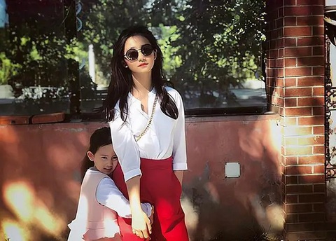 3 dấu hiệu cho thấy một bé gái được nuôi trong môi trường giàu có: Càng lớn càng có khí chất, cuộc đời rất hanh thông - Ảnh 1. 3 dấu hiệu cho thấy một bé gái được nuôi trong môi trường giàu có: Càng lớn càng có khí chất, cuộc đời rất hanh thông - Ảnh 1.