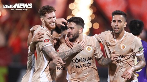 Cú hích bản quyền 300 tỷ đồng nâng tầm V.League - Ảnh 1. Cú hích bản quyền 300 tỷ đồng nâng tầm V.League - Ảnh 1.