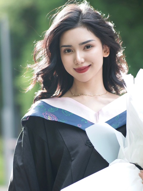 Nữ sinh cầm bảng tại hội thao tạo khoảnh khắc kinh diễm như đi thảm đỏ: Thanh xuân nợ tôi một nữ thần như thế! - Ảnh 11. Nữ sinh cầm bảng tại hội thao tạo khoảnh khắc kinh diễm như đi thảm đỏ: Thanh xuân nợ tôi một nữ thần như thế! - Ảnh 11.