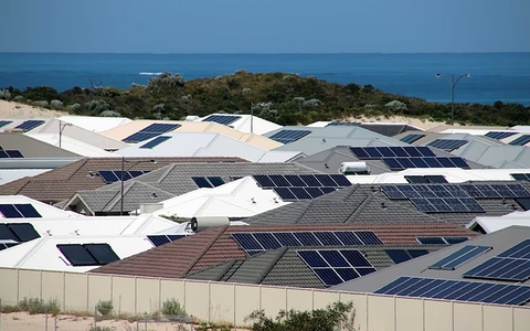 Australia đứng đầu thế giới về tỷ lệ lắp đặt pin năng lượng mặt trời ở gia đình - Ảnh 1. Australia đứng đầu thế giới về tỷ lệ lắp đặt pin năng lượng mặt trời ở gia đình - Ảnh 1.