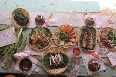 Phát hiện làng chài có lễ cúng tổ nghề đặc sản bốc mùi, cách Hội An 15 phút nhưng chưa nhiều người biết - Ảnh 4. Phát hiện làng chài có lễ cúng tổ nghề đặc sản bốc mùi, cách Hội An 15 phút nhưng chưa nhiều người biết - Ảnh 4.