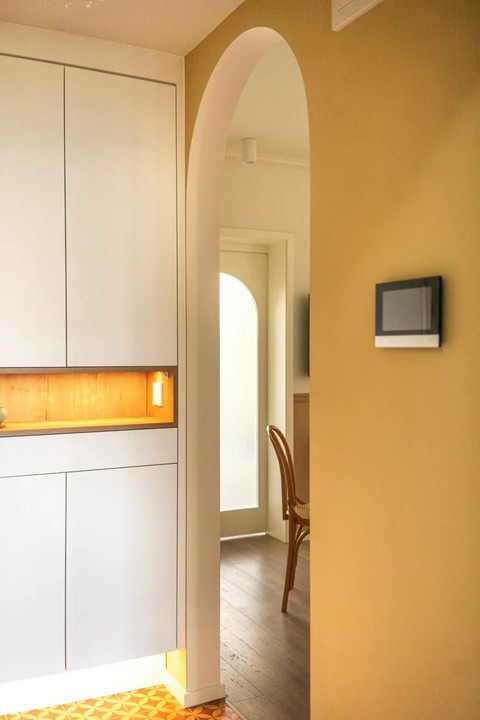 Con gái cải tạo lại căn hộ 53m2 từ 2 thành 3 phòng ngủ giúp bố mẹ già sinh hoạt thuận tiện hơn - Ảnh 1. Con gái cải tạo lại căn hộ 53m2 từ 2 thành 3 phòng ngủ giúp bố mẹ già sinh hoạt thuận tiện hơn - Ảnh 1.