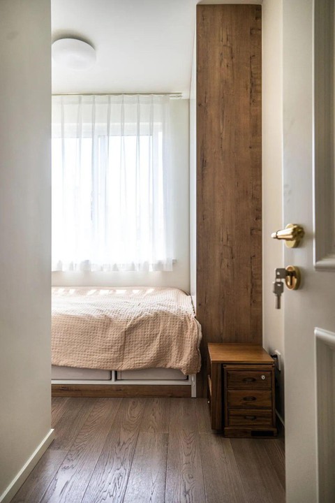 Con gái cải tạo lại căn hộ 53m2 từ 2 thành 3 phòng ngủ giúp bố mẹ già sinh hoạt thuận tiện hơn - Ảnh 10. Con gái cải tạo lại căn hộ 53m2 từ 2 thành 3 phòng ngủ giúp bố mẹ già sinh hoạt thuận tiện hơn - Ảnh 10.