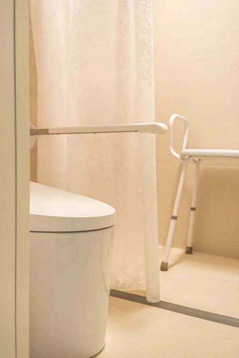 Con gái cải tạo lại căn hộ 53m2 từ 2 thành 3 phòng ngủ giúp bố mẹ già sinh hoạt thuận tiện hơn - Ảnh 8. Con gái cải tạo lại căn hộ 53m2 từ 2 thành 3 phòng ngủ giúp bố mẹ già sinh hoạt thuận tiện hơn - Ảnh 8.