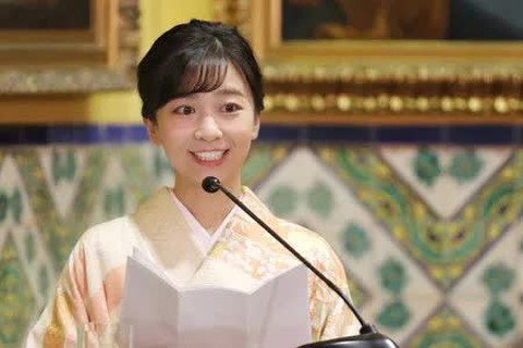 Công chúa xinh đẹp nhất Nhật Bản một mình xuất hiện trong chuyến công du nước ngoài, được khen hết lời bởi chi tiết cực tinh tế - Ảnh 4. Công chúa xinh đẹp nhất Nhật Bản một mình xuất hiện trong chuyến công du nước ngoài, được khen hết lời bởi chi tiết cực tinh tế - Ảnh 4.