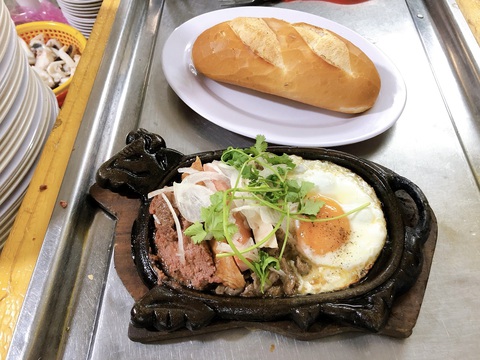 Khách Tây gật gù khen món bít tết kiểu Việt Nam, giải thích ý nghĩa đặc biệt đằng sau tên gọi - Ảnh 6. Khách Tây gật gù khen món bít tết kiểu Việt Nam, giải thích ý nghĩa đặc biệt đằng sau tên gọi - Ảnh 6.