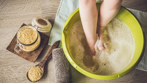 Mùa thu ngâm chân nước ấm thế nào để nhận được nhiều lợi ích sức khỏe? - Ảnh 1. Mùa thu ngâm chân nước ấm thế nào để nhận được nhiều lợi ích sức khỏe? - Ảnh 1.