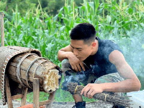 9X bỏ việc thành phố, lên núi nuôi ong, áp dụng cách kinh doanh ‘độc’, thu nhập 50 tỷ/năm - Ảnh 3. 9X bỏ việc thành phố, lên núi nuôi ong, áp dụng cách kinh doanh ‘độc’, thu nhập 50 tỷ/năm - Ảnh 3.
