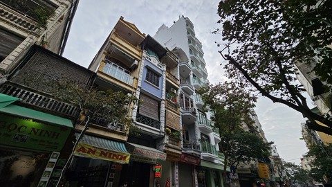 Cao ốc 10 tầng quận trung tâm không tìm thấy hồ sơ cấp phép khi Hà Nội yêu cầu làm rõ- Ảnh 5. Cao ốc 10 tầng quận trung tâm không tìm thấy hồ sơ cấp phép khi Hà Nội yêu cầu làm rõ- Ảnh 5.