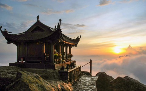Ngôi chùa được đặt cao nhất Việt Nam nhiệt độ xuống 0 độ C, xuất hiện băng tuyết: Cách Hà Nội chỉ 130km - Ảnh 3. Ngôi chùa được đặt cao nhất Việt Nam nhiệt độ xuống 0 độ C, xuất hiện băng tuyết: Cách Hà Nội chỉ 130km - Ảnh 3.