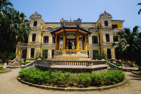 Huế lọt top điểm đến châu Á nên ghé thăm năm 2024, hội mê du lịch lại rục rịch lên kèo rủ nhau vi vu thăm miền di sản - Ảnh 4. Huế lọt top điểm đến châu Á nên ghé thăm năm 2024, hội mê du lịch lại rục rịch lên kèo rủ nhau vi vu thăm miền di sản - Ảnh 4.