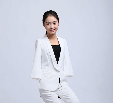 Chặng đường phi thường: Cô gái mất tay lúc 9 tuổi, từ người khiếm khuyết tới trở thành CEO trẻ ở tuổi 24 - Ảnh 7. Chặng đường phi thường: Cô gái mất tay lúc 9 tuổi, từ người khiếm khuyết tới trở thành CEO trẻ ở tuổi 24 - Ảnh 7.