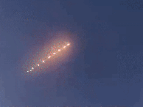 Phát hiện UFO kỳ lạ trên bầu trời Trung Quốc - Ảnh 1. Phát hiện UFO kỳ lạ trên bầu trời Trung Quốc - Ảnh 1.