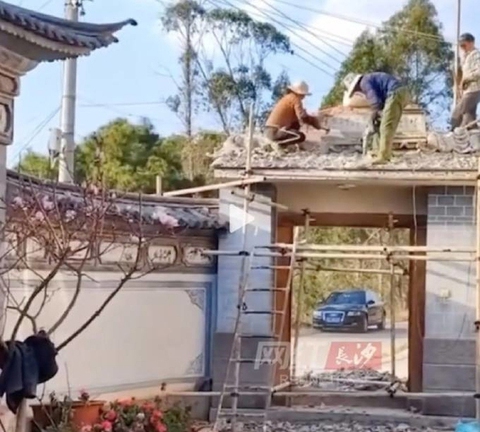 Bi hài bố mẹ nghe lời thầy phong thủy chi hơn 1 tỷ đồng đổi hướng cổng để giúp con trai sớm lấy được vợ - Ảnh 1. Bi hài bố mẹ nghe lời thầy phong thủy chi hơn 1 tỷ đồng đổi hướng cổng để giúp con trai sớm lấy được vợ - Ảnh 1.