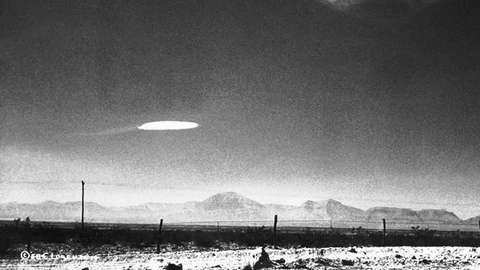 UFO - Rắc rối lâu đời của nước Mỹ - Ảnh 4. UFO - Rắc rối lâu đời của nước Mỹ - Ảnh 4.