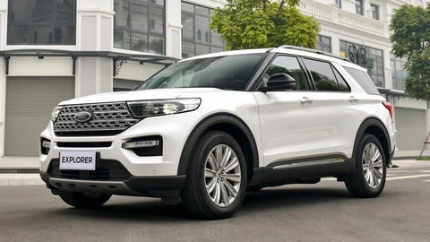 Ford Explorer 2024 lần đầu lộ nội thất: Không còn màn hình khổng lồ, người dùng xe cũ nếu lên đời phải làm quen lại nhiều thứ - Ảnh 2. Ford Explorer 2024 lần đầu lộ nội thất: Không còn màn hình khổng lồ, người dùng xe cũ nếu lên đời phải làm quen lại nhiều thứ - Ảnh 2.