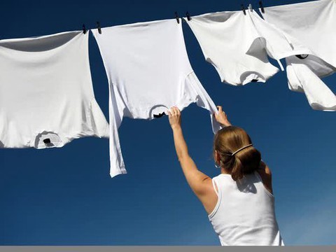 6 mẹo giải cứu quần áo mùa nồm không phải ai cũng biết: cứ áp dụng là không còn ẩm ướt, mùi hôi - Ảnh 4. 6 mẹo giải cứu quần áo mùa nồm không phải ai cũng biết: cứ áp dụng là không còn ẩm ướt, mùi hôi - Ảnh 4.