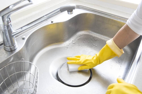 Làm sạch bồn rửa bát đúng cách - Ảnh 1. Làm sạch bồn rửa bát đúng cách - Ảnh 1.
