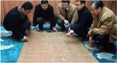 Người đàn ông mua chăn cũ hơn 300 triệu, vừa bán trao tay giá lên 400 tỷ đồng - Ảnh 4. Người đàn ông mua chăn cũ hơn 300 triệu, vừa bán trao tay giá lên 400 tỷ đồng - Ảnh 4.