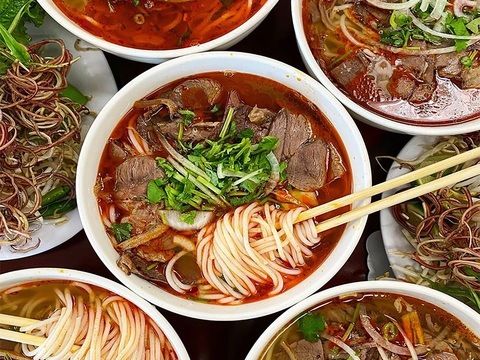Chàng Tây gợi ý danh sách 6 món Việt Nam nhất định phải thử: Có 2 món không phải ai cũng dám ăn - Ảnh 11. Chàng Tây gợi ý danh sách 6 món Việt Nam nhất định phải thử: Có 2 món không phải ai cũng dám ăn - Ảnh 11.